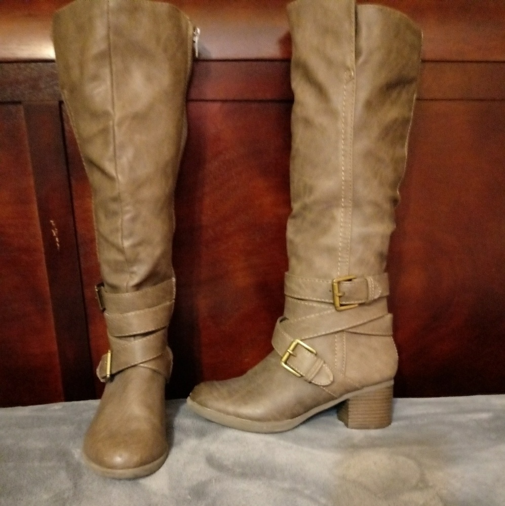 Knee-high Brown Heeled Boots